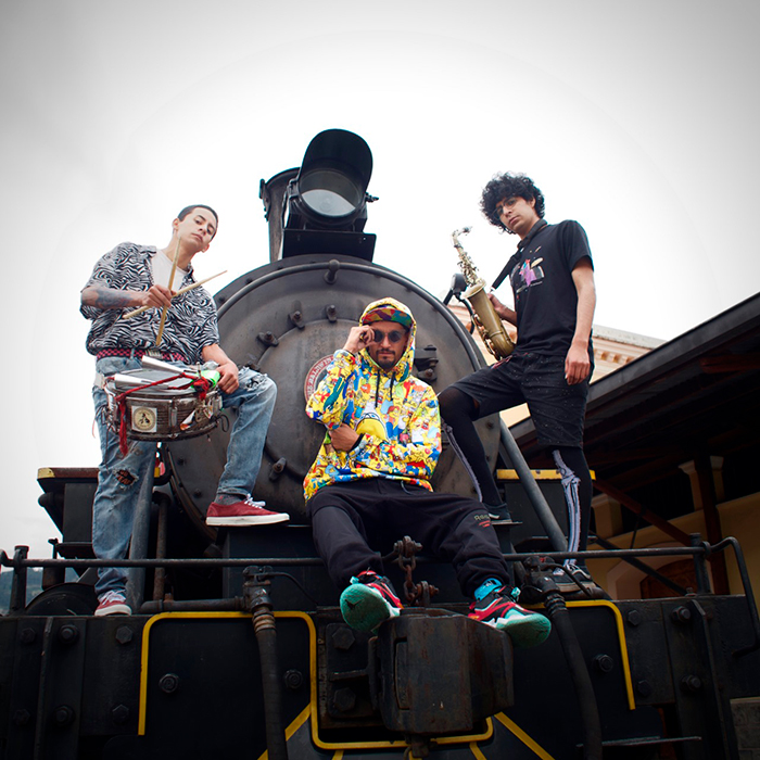 Iván Pino y Los Nosotros: Un Grito de Alegría en «VIVAS»