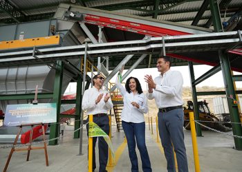 Samborondón inaugura la primera estación industrializada de clasificación de residuos comunes