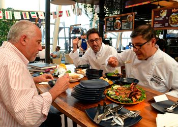 GANADORES DEL FESTIVAL “COMPETENCIA DE HUECAS” EN MERCADO DEL RIO