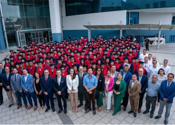 NESTLÉ A TRAVÉS DE ESCUELAS DE AGROEMPRENDIMIENTO GRADÚA A 400 PEQUEÑOS CACAOTEROS ECUATORIANOS QUE FORMAN PARTE DE SU PLAN CACAO