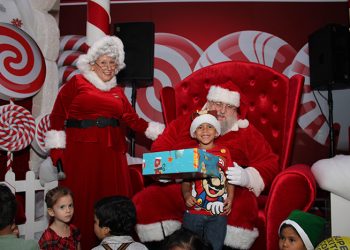 EMOTIVO ENCUENTRO CON SANTA EN  MALL DEL SUR PARA DAR INICIO A LA NAVIDAD