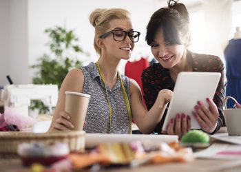 TRANSFORMANDO NEGOCIOS: EL PAPEL DE LA TECNOLOGÍA EN EL ÉXITO DE LAS MUJERES EMPRENDEDORAS