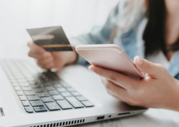 CINCO AMENAZAS DE FRAUDE CON TARJETA DE CRÉDITO DURANTE LAS FIESTAS Y CÓMO PROTEGERSE