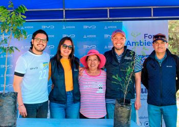 BYD y Municipio de Quito activan plan de reforestación con siembra de árboles