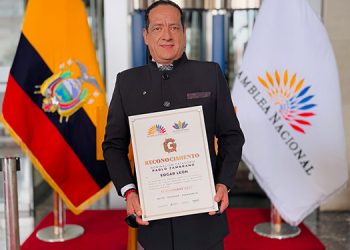 La Asamblea Nacional reconoce al chef Edgar León por su destacada trayectoria y su aporte a la gastronomía nacional