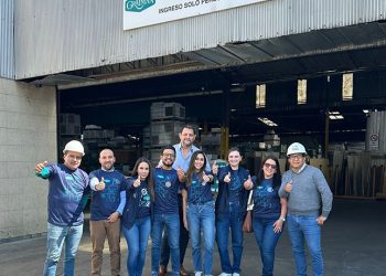 EJECUTIVOS DE GRAIMAN SE SUBEN A LOS CAMIONES DE ENTREGA PARA GARANTIZAR SU NUEVO SERVICIO DE REPARTO