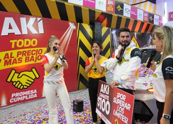 Supermercados AKI premia la fidelidad de sus clientes, entregó un auto 0 kilómetros