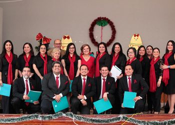 EL CORO DE BANCO BOLIVARIANO LLEVA ALEGRÍA NAVIDEÑA A LA COMUNIDAD