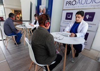Más de 700 personas se beneficiaron en la exitosa feria auditiva 2025