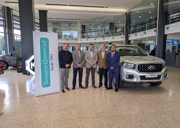 Teojama Comercial y FENACOTRALI firman convenio para beneficio de transportistas