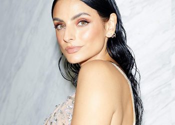 Aislinn Derbez y Asier Etxeandía presentarán la gala de los XII Premios PLATINO