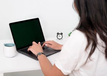 ROMPIENDO BARRERAS: EL PAPEL DE LA MUJER EN EL MUNDO DE LA CONTABILIDAD Y LAS FINANZAS