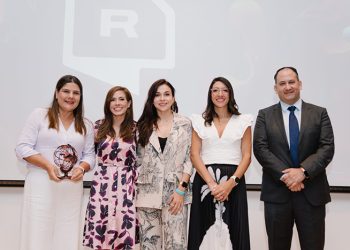 Veris reafirma su propósito en el cuidado  de la salud durante el evento Reinvention