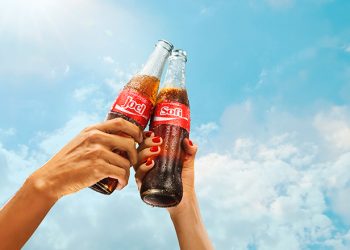 Con colaboraciones musicales exclusivas y personalización sin precedentes, ‘Comparte una Coca-Cola’ regresa la magia de encontrar tu nombre en las botellas