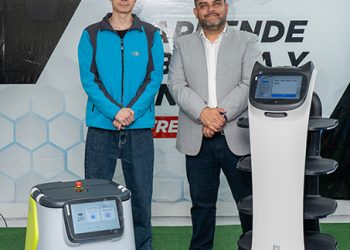 Robotic Minds y Pudu Robotics presentan en Ecuador dos robots de asistencia que transformarán el sector hotelero y turístico
