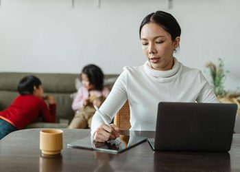 ¿HOGAR RUIDOSO? CÓMO PROTEGER LA AUDICIÓN EL DÍA A DÍA