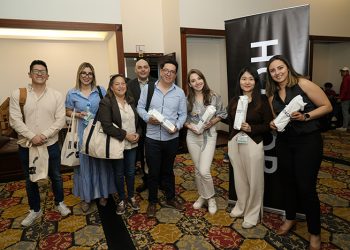 HONOR conecta a estudiantes con el futuro de la tecnología e impulsa el talento universitario en Quito