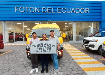 HISTORIAS DE MADRES QUE CONSTRUYEN SUS SUEÑOS AL VOLANTE DE UNA VAN