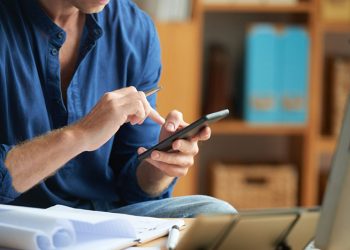 Polivoz: La red social que revoluciona el activismo en Ecuador