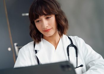 DM2 360°: La herramienta digital que apoya a los médicos de atención primaria en salud con la evaluación del riesgo cardio-renal en pacientes con diabetes tipo 2