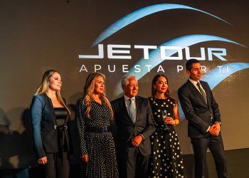 Jetour inaugura nueva plaza automotriz en Tumbaco y presenta su línea híbrida en Ecuador