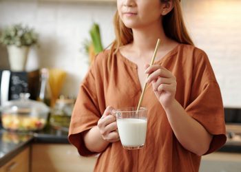 ¿SABÍAS QUE LO QUE TOMAS CADA DÍA PUEDE MEJORAR TU BIENESTAR Y NUTRICIÓN?