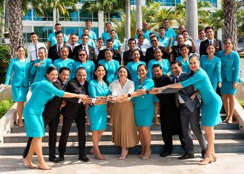 ORO VERDE MANTA: 27 AÑOS DE SER LA CASA FRENTE AL MAR