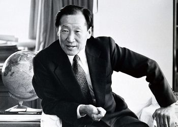 El Presidente Ejecutivo de Hyundai Motor Group, Euisun Chung y la familia Chung, honrados con el premio centenario de Automotive News