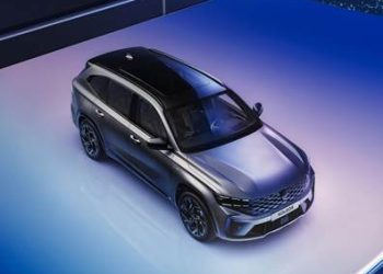 KOLEOS FULL HYBRID E-TECH, EL SUV RENOVADO PARA QUIENES BUSCAN ESTILO EN LA NUEVA ERA RENAULT