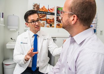 Cleveland Clinic: “Aunque la mayoría de los hombres afirma que el ejercicio tiene un impacto positivo en su salud mental, confianza y deseo sexual, uno de cada tres lo practica”