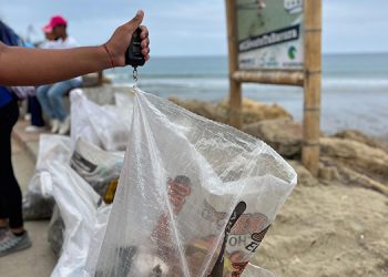 Conciencia y acción ambiental en Manta: Se recolectaron 216 kilos de desechos en Santa Marianita por el Día Internacional de Limpieza de Playas