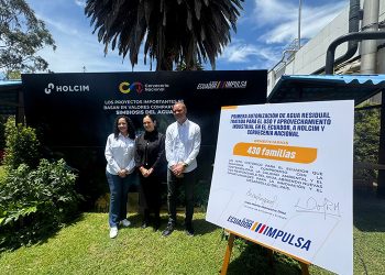 Holcim Ecuador y Cervecería Nacional reciben la  primera autorización en el país para usar aguas  residuales tratadas en la industria
