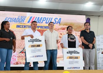 EL PRESIDENTE NOBOA ARTICULA ACCIONES PARA FORTALECER EL EMPRENDIMIENTO EN EL ORO: ENTREGÓ 2.000 BONOS INCENTIVO EMPRENDE Y FIRMÓ CONVENIO CON EL CONGOPE