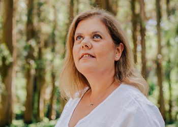 LA MÉDIUM QUE HACE BIEN LLEGA POR PRIMERA VEZ A ECUADOR CON SU GIRA “MEDIUMNIDAD”