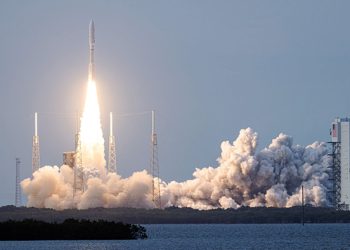 Amazon lanzó su marca “Amazon LEO” de internet satelital, el servicio que comercializarán DIRECTV y SKY en América Latina