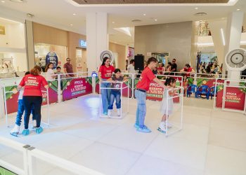 “SIENTE LA NAVIDAD”, PYCCA INAUGURÓ SU PRIMERA PISTA DE HIELO ACRÍLICA PARA VIVIR LA TEMPORADA CON MAGIA Y DIVERSIÓN