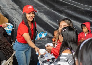 Colaboradores de Vita Alimentos se movilizan en una jornada solidaria con la Cruz Roja