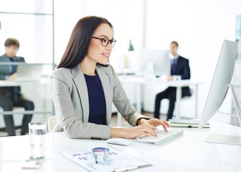 El cierre fiscal se acerca y las empresas afinan sus estrategias para evitar contingencias