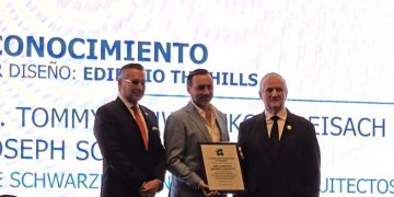 Uribe Schwarzkopf recibe reconocimiento a Mejor Diseñador y Proyectista por The Hills