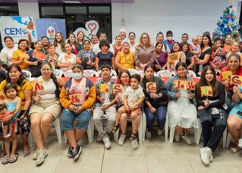 El Centro Ecuatoriano Norteamericano (CEN) compartió un almuerzo de Thanksgiving con familias acogidas por la Fundación Casa Ronald McDonald