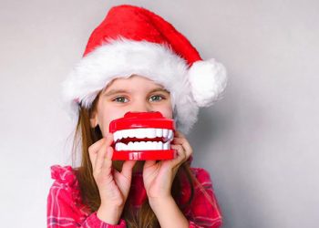¿Sabías lo que ocurre en tu boca durante las celebraciones? Tips para mantenerla sana entre comidas y dulces festivos