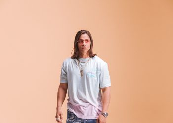 “Aleteo”: Mitchel El Titán abre la era de RanchoColeta con sabor costeño, baile y raíces caribeñas