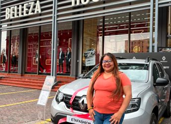 ETAFASHION continúa premiando la fidelidad de sus clientes y presenta a la segunda ganadora del sorteo Renault Duster