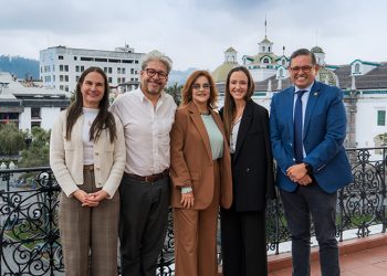 PRODUCTORES DEL AFAMADO REALITY SHOW “SURVIVOR” EXPLORAN LOCACIONES NATURALES DE ECUADOR CON ECUASTUDIOS COMO ANFITRIÓN