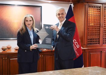La Cámara de Comercio de Quito reconoció la trayectoria y liderazgo empresarial de Juan Pablo Eljuri