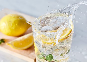 Altas temperaturas: cómo hidratarte sin excederte en azúcar
