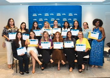 170 MUJERES CAMARONERAS SE GRADÚAN Y FORTALECEN LA COMPETITIVIDAD Y SOSTENIBILIDAD DEL SECTOR ACUÍCOLA ECUATORIANO