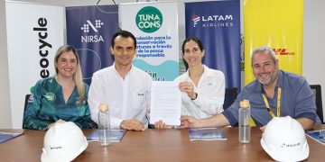 “Olas que Transforman”: el programa que convierte residuos del Golfo de Guayaquil en soluciones sostenibles.