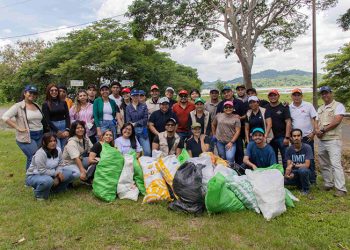 Grupo AJE fortalece su impacto ambiental en Ecuador junto a Galápagos Guardians