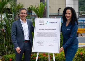 Nestlé Ecuador y Holcim Ecuador impulsan una simbiosis industrial que convierte agua tratada en soluciones de construcción sostenible